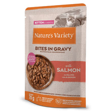Nature's Variety Bites in Gravy - Alimento húmido para gatinho - Salmão
